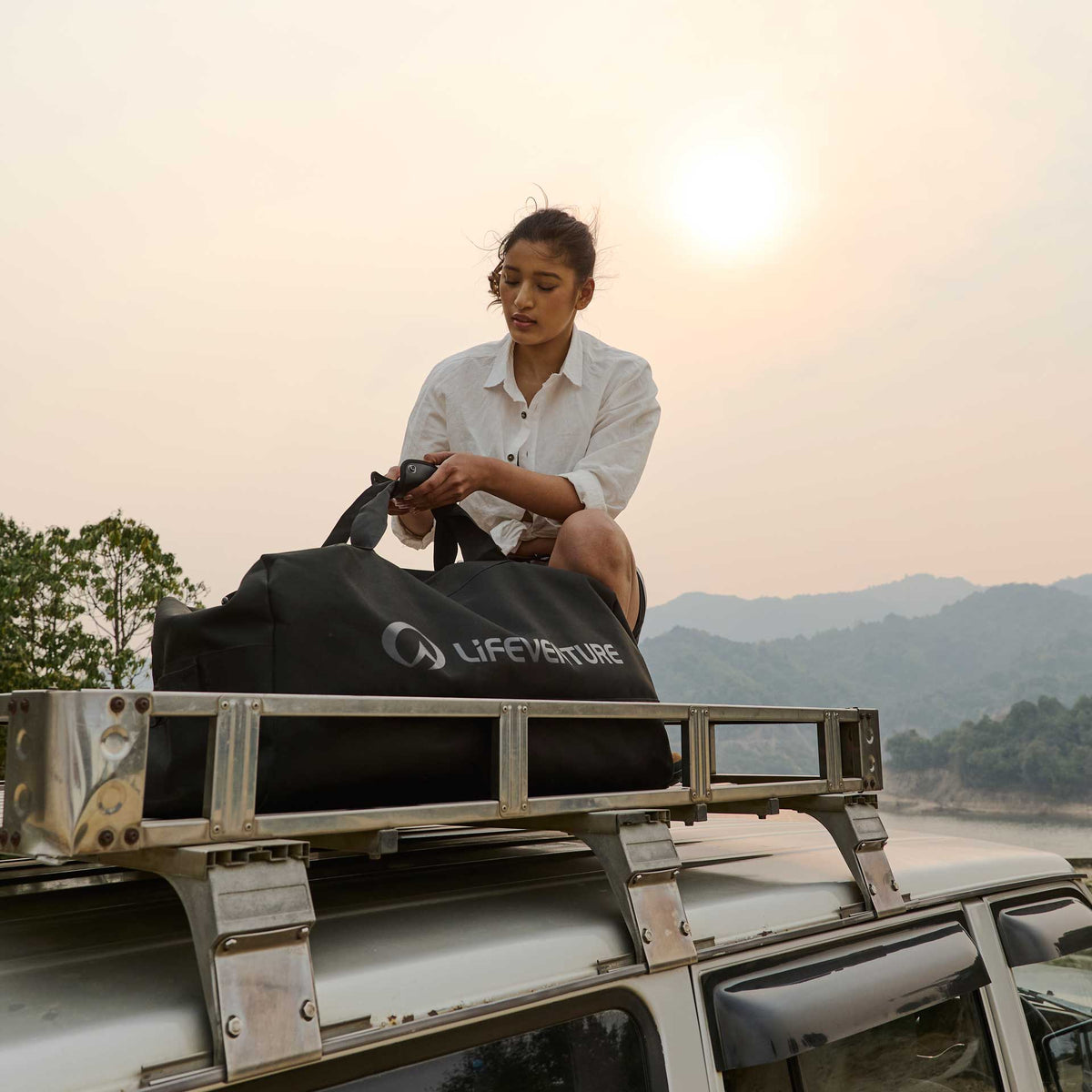 Expedition Wheeled Duffle Svart / 100 L - LifeVenture