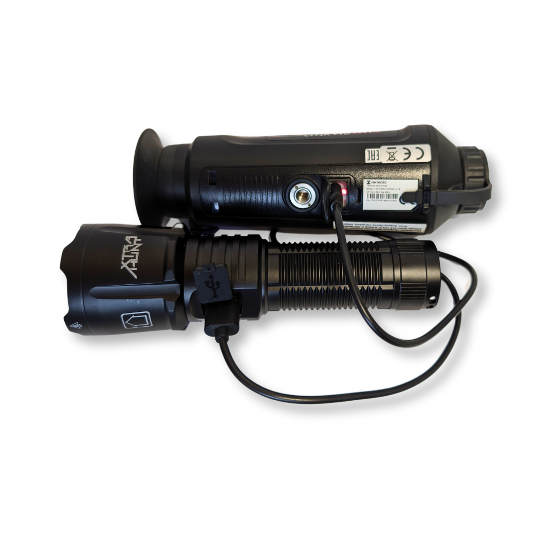 Titan Kraftfull ficklampa - Xtrahunt