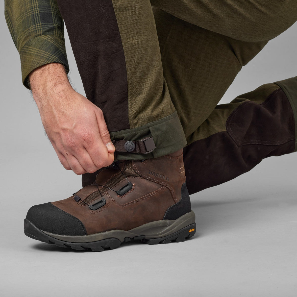 Driven Hunt HWS läder byxor Willow green/Shadow brown - Härkila