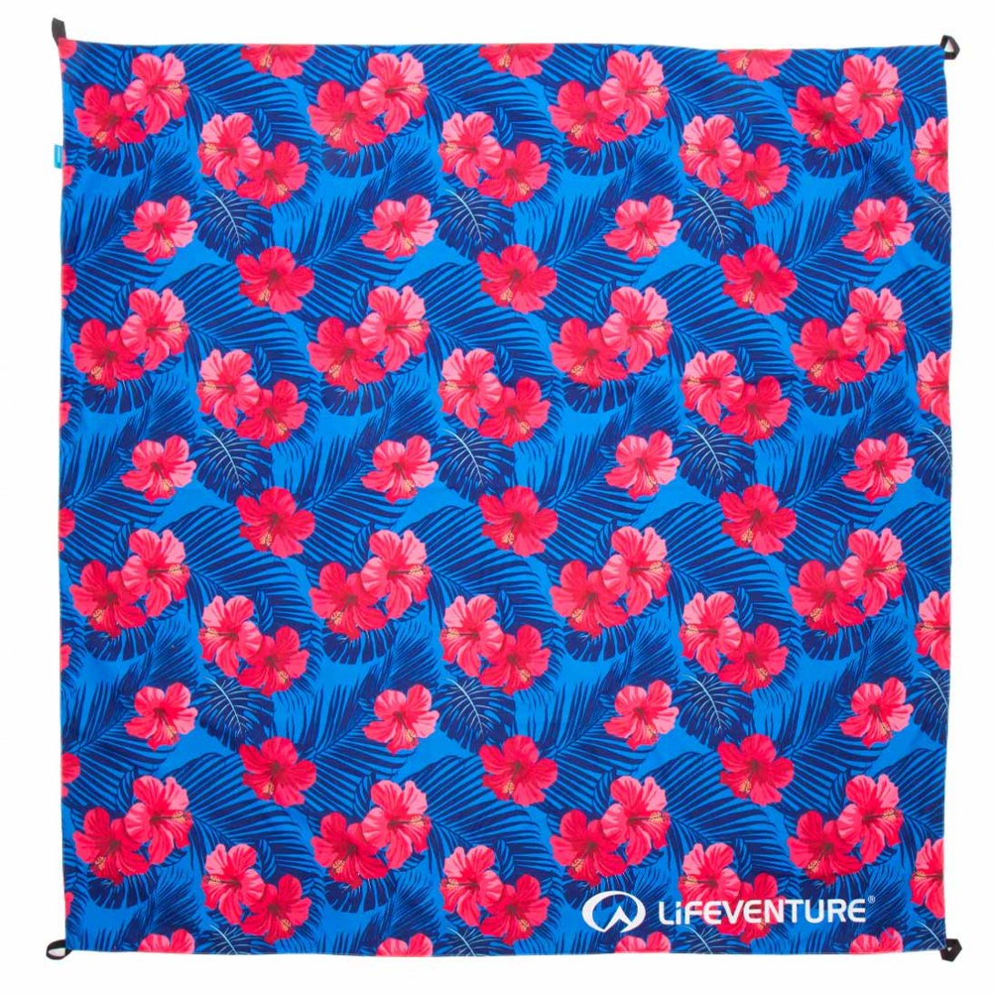Picnic Blanket, Oahu - Life Venture