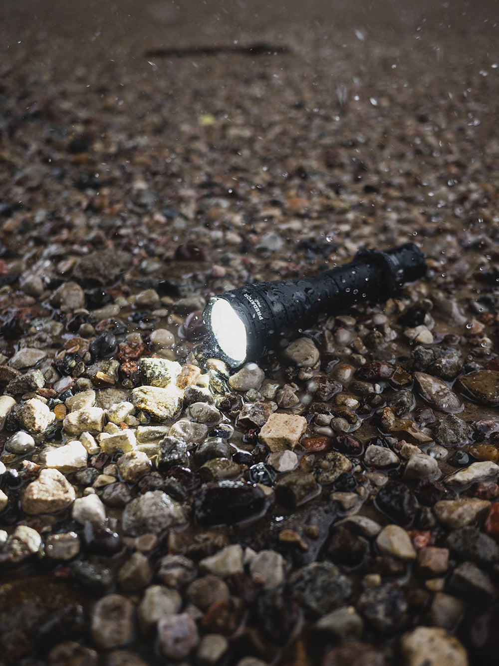Predator Pro Magnet USB / Varm / 1400 lm / 5°:40° / 1x18650 (inkl.) - Armytek