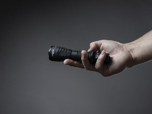 Predator Pro Magnet USB / Vit / 1500 lm / 5°:40° / 1x18650 (inkl.) - Armytek