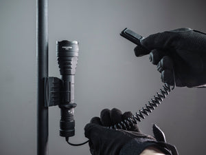 Predator Pro Extended Set / Warm / Fullt utrustat set för taktiska uppgifter: ficklampa, två 18650 Li-Ion-batterier, magnetisk USB-laddare, magnetiskt fäste, magnetisk fjärrströmbrytare, två färgfilter - Armytek