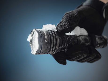 Viking Pro Magnet USB / Varm / 2050 lm / 11°:40° / 1x18650 (inkl.) - Armytek