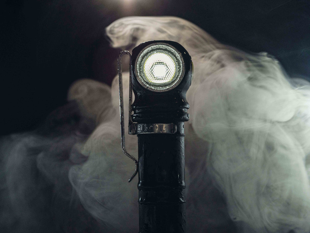 Wizard C2 Pro Max / Varm / 3720 lm / TIR 110°:150° / +hölster / 1x21700 (inkl.) eller 1x18650 / Magnetisk USB - Armytek