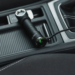 Wizard C2 Pro / Varm / 2330 lm / TIR 70°:120° / +hölster / 1x18650 (inkl.) / Magnet USB - Armytek