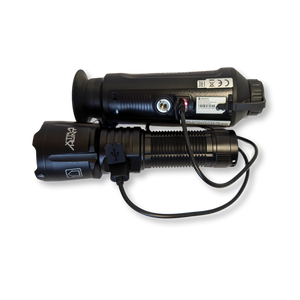 Titan Kraftfull ficklampa - Xtrahunt