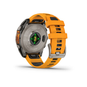 fēnix® 8 – 47 mm, AMOLED, Sapphire, Titanium med Spark Orange/Graphite silikonarmband – Garmin