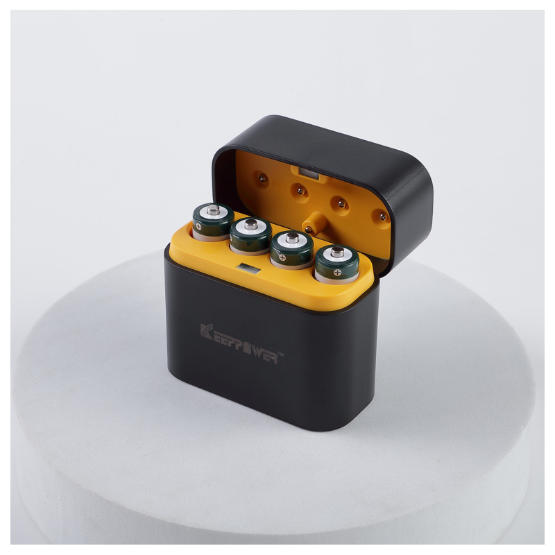 Keeppower i4 – 4 uppladdningsbara AA-batterier med laddare
