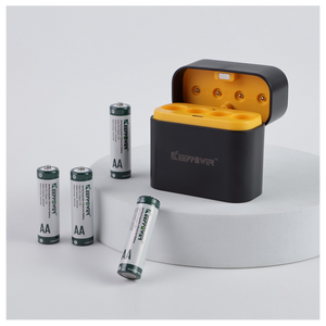 Keeppower i4 – 4 uppladdningsbara AA-batterier med laddare