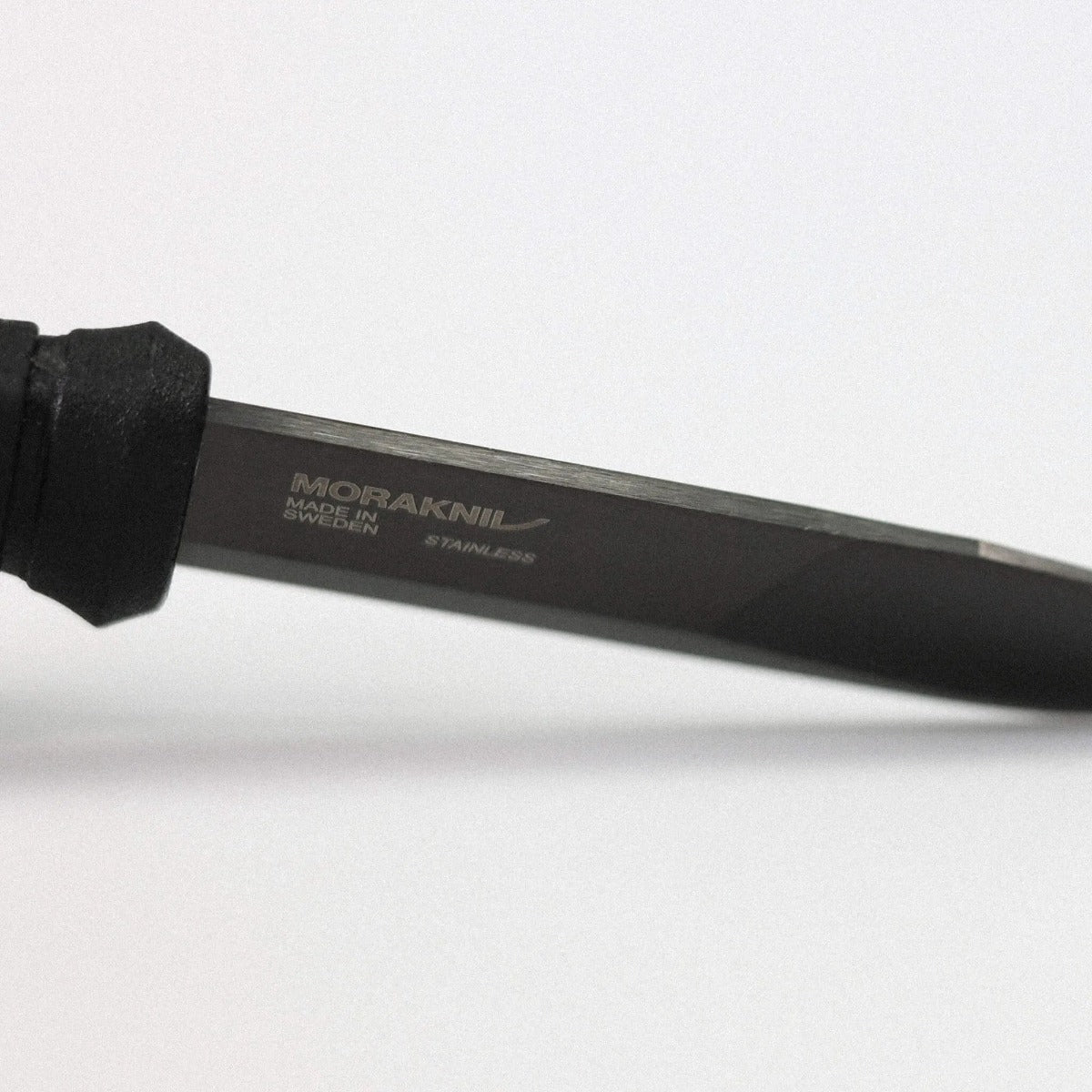Mora 2000 (S) Svart Edition – Morakniv