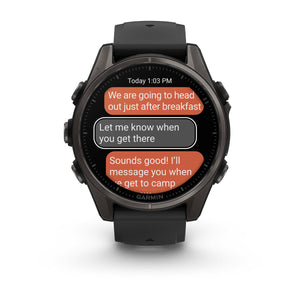 fēnix® 8 – 43 mm, AMOLED, Sapphire, Carbon Grey DLC-titanium med Svart/Pebble Grey silikonarmband – Garmin